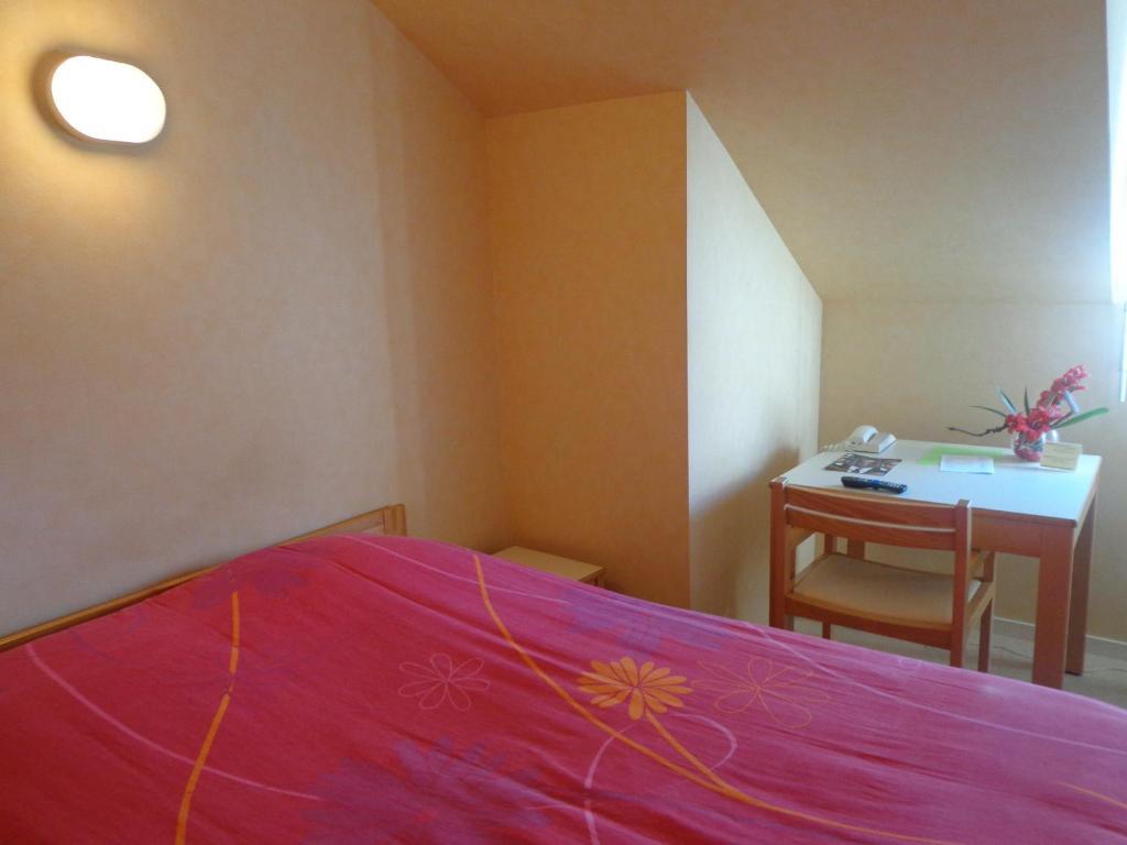 Hotel Le Bretagne Louvigne-de-Bais ภายนอก รูปภาพ