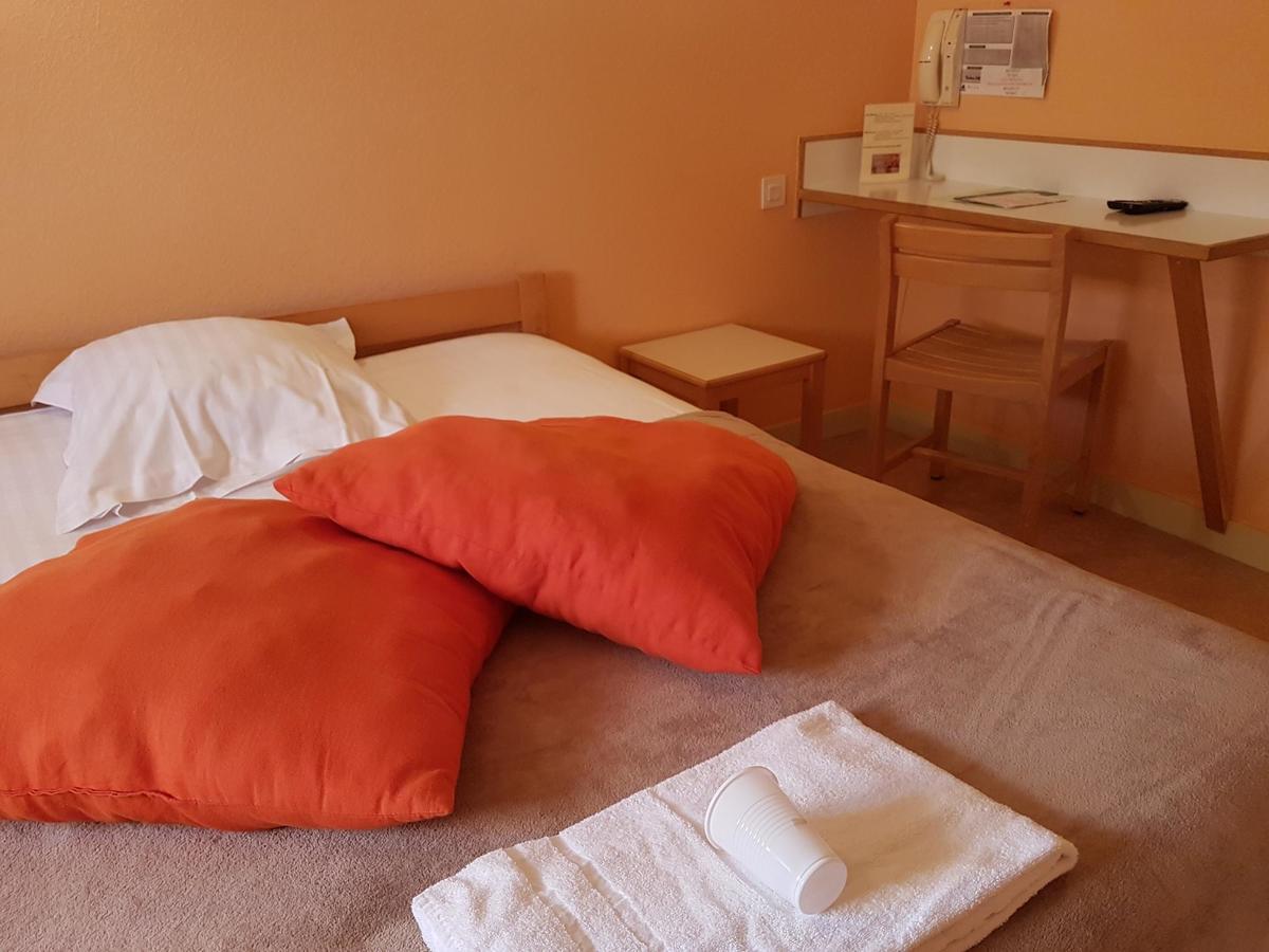 Hotel Le Bretagne Louvigne-de-Bais ภายนอก รูปภาพ