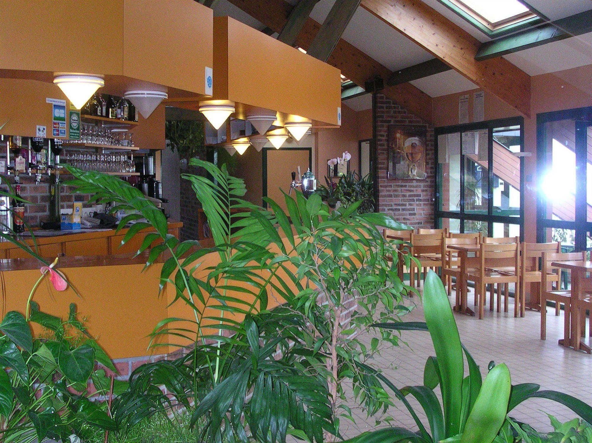 Hotel Le Bretagne Louvigne-de-Bais ภายนอก รูปภาพ