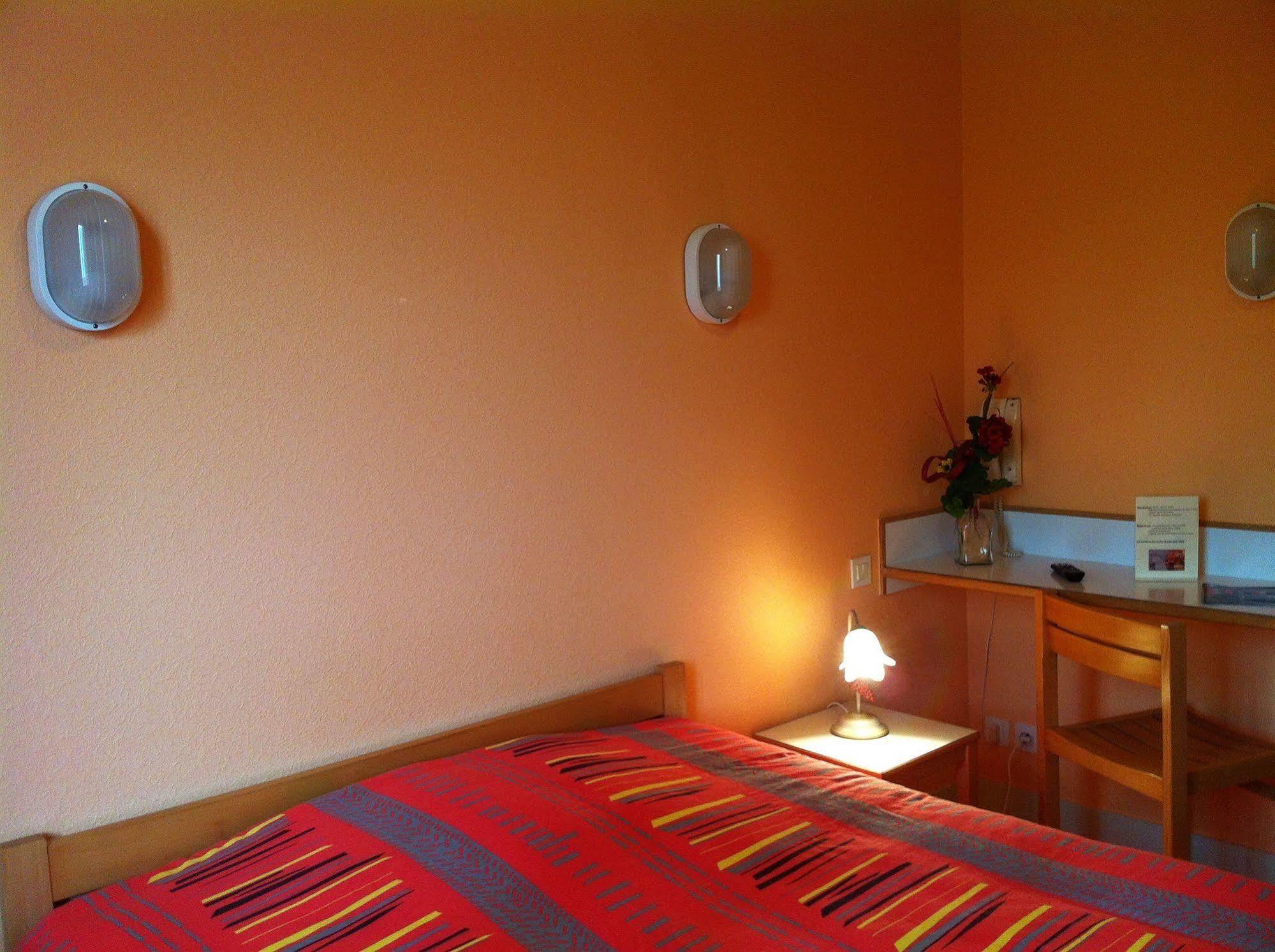 Hotel Le Bretagne Louvigne-de-Bais ภายนอก รูปภาพ